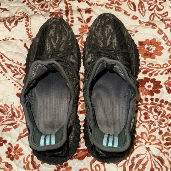 Yeezy Boost - Picture 5 of 14